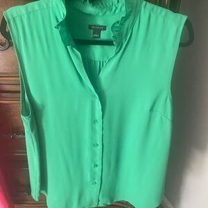 Ann Taylor green button up sleeveless blouse